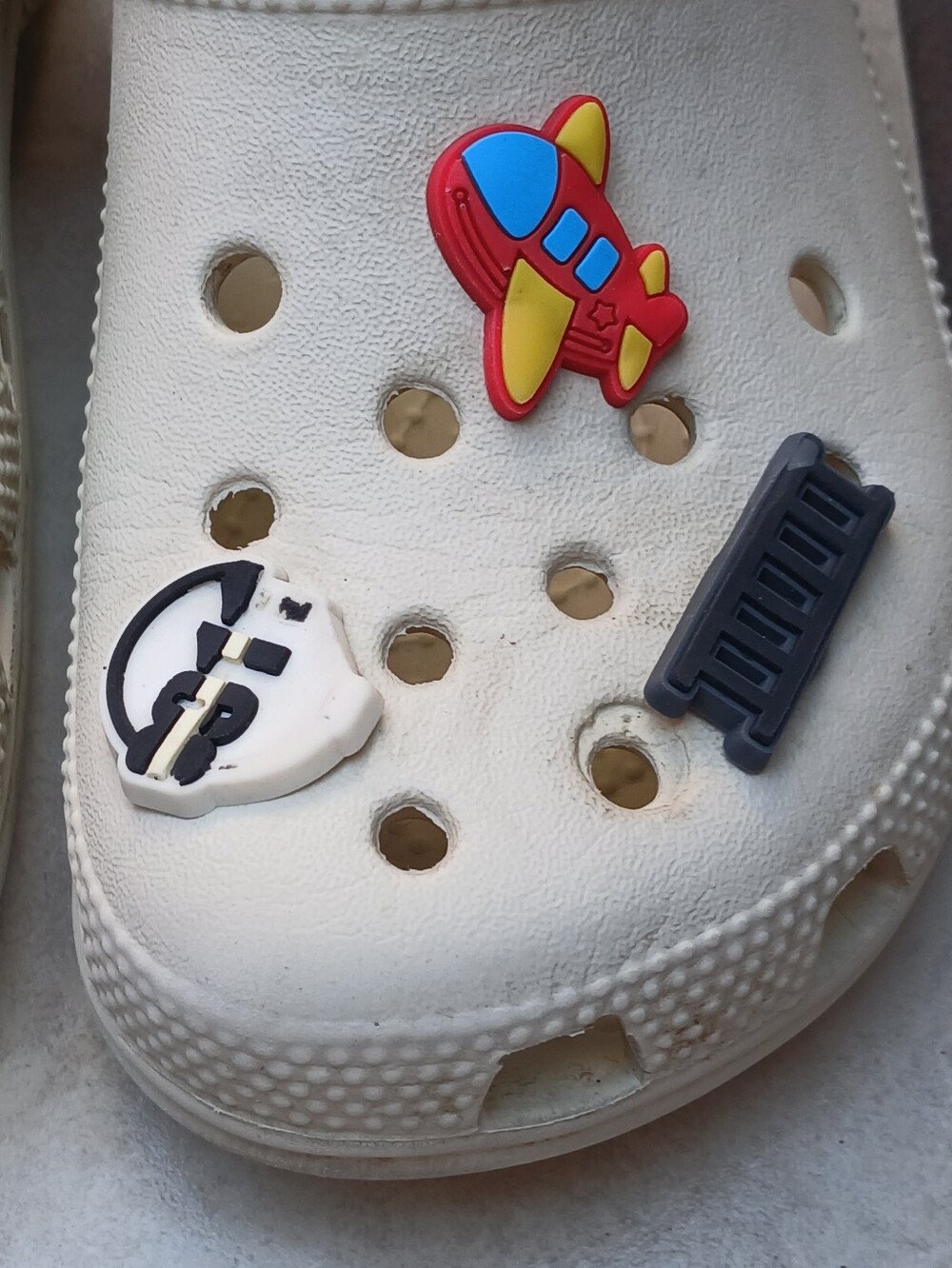 Crocs Kids Off White Classic Clogs | Sz C 13 - Picture 4 of 8